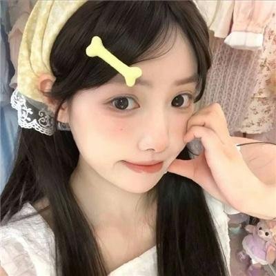 法国姑娘海报
