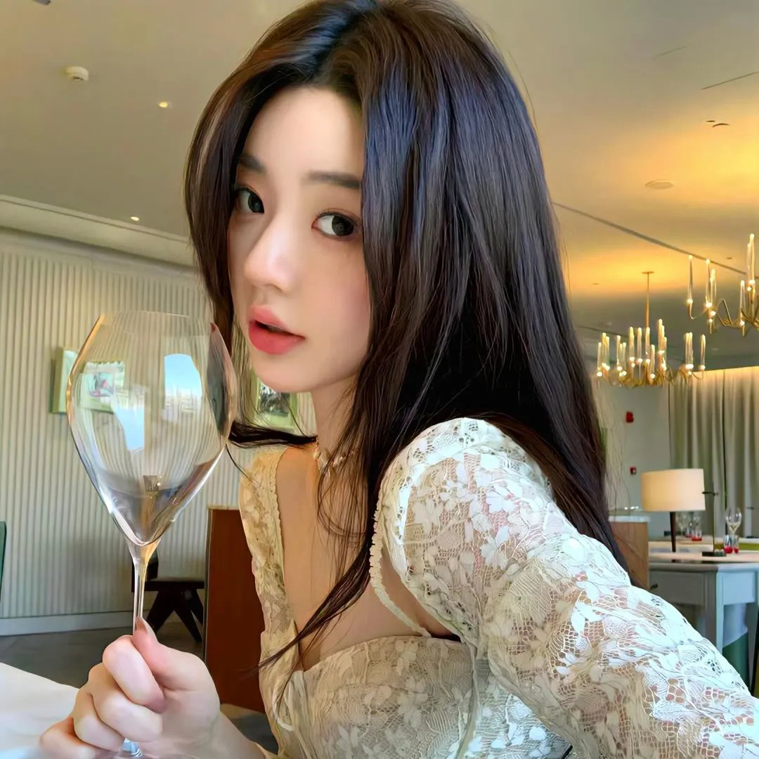 姹紫嫣红碧绿波海报